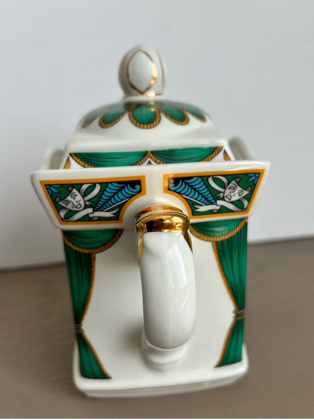 Vintage Sadler Staffordshire Teapot – ‘Hamlet’ with White and Gold Accents - Picture 4 of 12